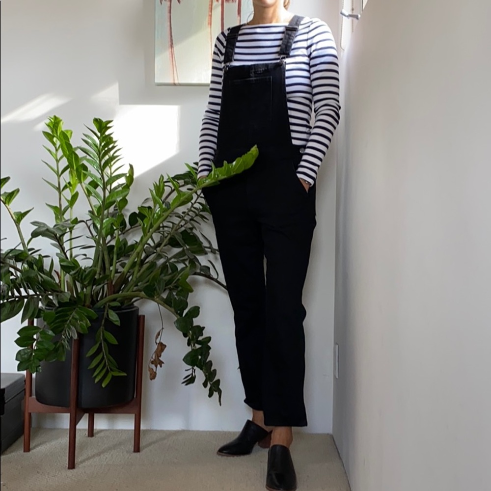 Gap black denim overalls size 28